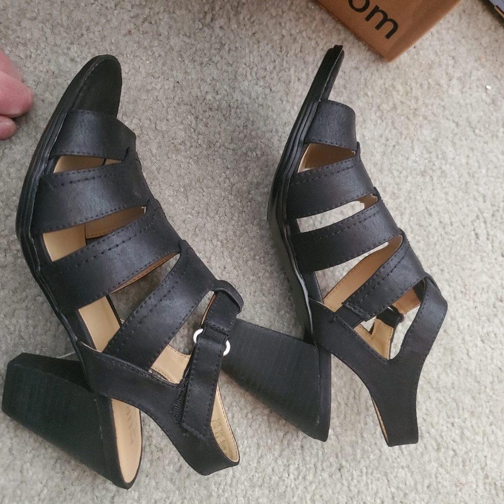 Dress shoes
